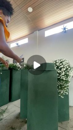 Mums Wedding Aisle, Pulpit Decorations Church, Tropical Flower Arrangements Diy, Modern Wedding Flowers Arrangements, Wedding Flower Arrangements Church, Altar Flowers Wedding, Tall Flower Arrangements, Modern Floral Arrangements, Tropical Floral Arrangements