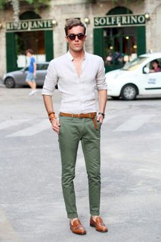 :-) Shirt And Pants Combinations For Men, Olive Chinos, Handsome Italian Men, White Jeans Men, Olive Pants, Italian Men, White Long Sleeve Shirt, Brown Shoes, Mens Fashion Classy