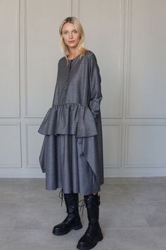 Lagenlook Workwear Dresses For Fall, Oversized Fall Dress For Workwear, Oversized Fall Workwear Dress, Oversized Workwear Dresses For Fall, Fall Tunic Dresses For Work, Oversized Tunic Dress For Work, Oversized Tunic Midi Dress, Oversized Gray Fall Dress, Oversized Tunic Midi Dress For Fall