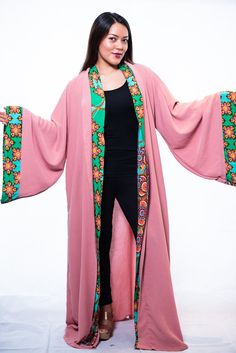 pink kimono maxi dress Elegant Loungewear, Robe Sleepwear, Copper Dress, Flowy Cardigans, Long Wrap Dress, Green Kimono, Beautiful Kimono, Cotton Lingerie, Bridal Party Robes