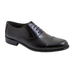 Zapatos de boda clásico con cordones para hombre, color negro, fabricados de forma artesanal en España con piel genuina de gran calidad. Acabado en barniz para un look mas elegante suela de cuero .    Ideal para combinar con el traje de novio, pero también para padrinos o invitados.    Zapatos de novio cómodos para disfrutar de la fiesta durante todo el día.    disponemos de cinturón a juego vendido por separado consultar disponibilidad. Classic Lace-up Dress Shoes For Wedding, Classic Closed Toe Lace-up Wedding Shoes, Elegant Leather Shoes For Groom With Closed Toe, Elegant Closed Toe Leather Shoes For Groom, Cap Toe Dress Shoes With Brogue Detailing For Wedding, Classic Plain Toe Oxford Shoes For Formal Occasions, Classic Round Toe Dress Shoes For Groom, Formal Oxford Shoes With Leather Sole And Round Toe, Classic Dress Shoes With Round Toe For Groom