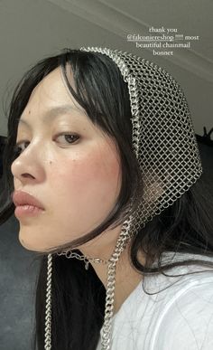 Body Chains Diy, Vintage Head Accessories, Design Accessories, Chain Mail Outfit, Diy Festival Accessories, Fairy Accessories Diy, Chainmail Aesthetic, Face Jewelry, Chainmail Tutorial