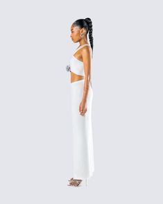 Add some extra elegance to your day with this gorgeous two-piece set 🤍 Featuring a white rosette knit crop top paired with a matching maxi skirt - this look will have you surrounded by secret admirers 😌 Chic White Crop Top For Night Out, Chic White Crop Top For Party, Chic Cropped Evening Dress, Elegant White Maxi Skirt For Night Out, Elegant Two-piece Maxi Dress For Party, Chic Two-piece Maxi Dress For Party, Glamorous White Crop Top For Evening, Fitted White Crop Top For Evening, Elegant Two-piece Crop Top For Summer