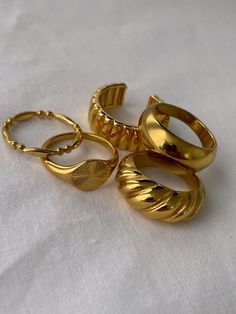 Big Gold Rings, Chunky Gold Rings, Chunky Gold Jewelry, Golden Rings, Expensive Jewelry Luxury, Jewelry Fashion Trends, Expensive Jewelry