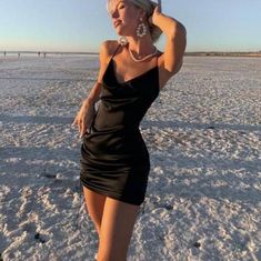 New With Tags Bloggers Favorite! Black Short Homecoming Dress, Mini Dress Elegant, Date Dress, Dress Trendy, 사진 촬영 포즈, Looks Party, Dress Slip, Foto Poses, Trendy Dress