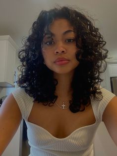 #curlyhairstyles #curlyhaircare #curlspoppin #curls #curlshorthair Short Layer Curly Hair, Short Layered Haircuts Curly, Layered Curly Hair Short, Short Hair Cuts For Curly Hair Women, Short Curly Hair Shoulder Length, Layered Short Curly Hair, Shorter Curly Hair, Short Length Curly Hair