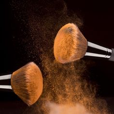 Best Foundation Brush, Essential Makeup Brushes, The Best Foundation, Buy Makeup, Best Makeup Brushes, Face Makeup Brush, Highlighter Brush