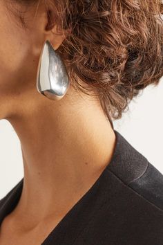 Bottega Veneta’s earring are made from sterling silver in an oversized, sculptural shape. They’re hollowed out for a lightweight feel and will instantly elevate anything you wear them with. Porter Bag, Flat Dress Shoes, Watches For Women, Luxury Women Fashion, Teardrop Earrings, Sterling Earrings, Net A Porter, Fashion Bracelets, Bottega Veneta