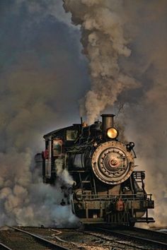 . Steam Trains Photography, Old Steam Train, Train Miniature, Steam Engine Trains, Train Photography, Old Trains, Old Train, Steam Train