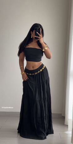 Hipster Concert Outfit, Boho Style Aesthetic Outfits, Boho Fits Aesthetic, Boho Chic Aesthetic Outfit, Skirt Outfits Earthy, Spiritual Fashion Boho Style, Long Skirt And Crop Top Outfit, Boho Fits Black Women, The Marias Concert Outfit