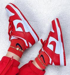 Nike Dunk Low University Red, Photo Basket, Cheap Jordan, Jordan Sneaker, Jordan Shoes Girls, Basket Noir, Nike Shoes Jordans, Nike Air Shoes