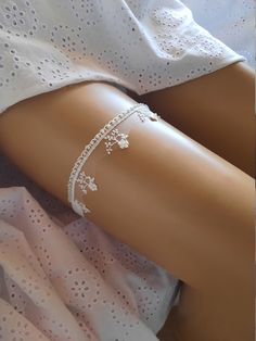 Affordable garter Plus size bridal garter set Plus size Garter belt  Ivory lace garter  Non slip garter   Bride to be garter Soft and very useful Nice gift for bride to be Wedding Garter Diy, Wedding Garder, Garters For Wedding, Lace Wedding Garter Set, Vintage Garter, Bride Garter, Garter Lace, Bridal Garter Lace, Garter Wedding