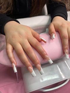 Nail Tech Aesthetic, Professional Makeup Artist Kit, Silk Nails, Nail Tech School, Blush Pink Nails, Nail Tutorial Videos, Nail Business, Tech Aesthetic, Home Nail Salon