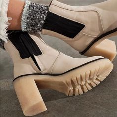 Color White Cream Leather Heels For Winter, Cream Suede Heels With Round Toe, James Chelsea, Free People Boots, Estilo Hippy, Leather Boots Heels, Shoes Boots Ankle, Chelsea Ankle Boots, Free People Shoes