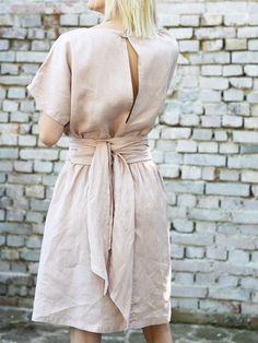 Linen midi dress. Summer dress DETAILS: - 100% linen, washed, softened. - Includes one linen dress - Rose colour on the pictures - Adjusting the waist with a wide (15cm), long (230cm) strap sewn in at the back of the dress - Wide, short sleeves. - V neckline - Knee length - French seams - Shrinkage after the first wash up to 3% SIZES: Size S- the length- 100cm, Waist circumference 90 cm, bust length ±92cm Size M- the length- 100cm, Waist circumference 94 cm, bust length ±98cm Size L- the length- V-neck Midi Dress With Tie Back For Brunch, Chic Short Sleeve Maxi Dress With Tie Waist, Beige V-neck Dress With Tie Back, Elegant Beige V-neck Short Sleeve Dress, Elegant Tie Waist Backless Dress, Elegant Short Sleeve V-neck Dress For Beach, Elegant Backless Dress With Tie Waist, Belted Surplice Neckline Beach Dress, Belted Beach Dress With Surplice Neckline