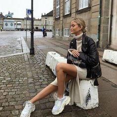 Balenciaga Sneakers, Androgynous Fashion, Looks Street Style, Balenciaga Triple S, Looks Chic, Looks Style, Mode Inspiration, Outfits Casuales