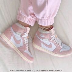 Air Jordan 1 Retro High Og Pink, Jordan Rosas, Jordan Rosa, Jordan 1 Mid Digital Pink, Air Jordan 1 Mid Digital Pink, Nike Rosa, Pink Jordans, Trends Shoes