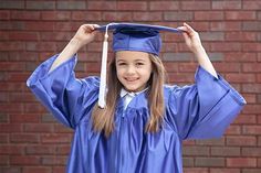 Preschool Graduation Ideas, Graduation Tips, Kindergarten Graduation Pictures, Vpk Graduation, Kindergarden Graduation, Prek Graduation, School Photoshoot, Kindergarten Graduation Party