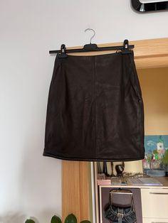 The skirt is in excellent condition, without any issues, and it is made of very soft leather The measurements: Waist 31cm / 12.2in Hips 40.5cm / 16in Length 43cm / 17in Leather Mini Skirt For Office, Brown Leather Mini Skirt For Night Out, Office Leather Mini Skirt With Lining, Office Leather Lined Mini Skirt, Spring Brown Leather Mini Skirt, Brown Leather Mini Skirt, Chic Brown Leather Mini Skirt, Brown Cargo Mini Skirt, Retro Brown Mini Skirt