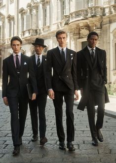 Men In Suits, Ralph Lauren Suits, Lucky Blue Smith, Classy Suits, Lucky Blue, Italian Suit, Classy Men, Fashion Suits For Men, Old Money Style