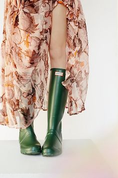 Get through rainy days with ease in these classic rubber rain boots. In a matte rubber this style features a buckle accent on the side, logo detailing in front, and treaded rubber sole. Free People Boots, Hunter Wellies, Free People Store, Free People Clothing Boutique, Free People Shoes, Fall Shoes, Boots For Women, Sneaker Heels, Hunter Boots