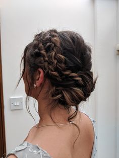 Braided Messy Bun, Hairstyle Trending, Textured Updo, Cute Prom Hairstyles, Messy Bun With Braid, Double Dutch Braid, Banana Hair Clips, Double Dutch