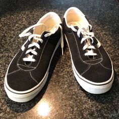 Brand New Men’s Size 9 Vans Skate Sneaker. Perfect Condition Black Lace-up Vans Canvas Shoes, Vans Skate, Men's Vans, Vans Black, Shoes Brand, Mens Vans, New Man, Vans Shoes, Mens Shoes Sneakers