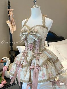 Roccocore Outfits, Rococo Aesthetic Fashion, Rococo Outfit, Kawaii Outfit Ideas, 1970s Disco, Rococo Fashion, Vintage Wedding Dresses