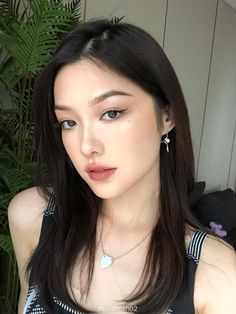 Asian Makeup Trends, Makeup Cantik, Asian Makeup Looks, Day Makeup Looks, Glowing Makeup, Haircuts For Medium Hair, Day Makeup