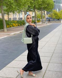 Girls Modest Fashion, Hijabi Women, Satin Abaya, Abaya Dresses, Hijab Model, Dresses Hijab, Hijabi Outfit