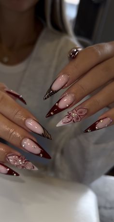 Fairycore Almond Nails, Vintage Almond Nails, Fall Long Almond Nails, Almondetto Nails Designs, Christmas Vibe Nails, December Nails Almond Shape, Valentine S Day Nail, Red And White Almond Nails, Almond Stiletto Nails Short