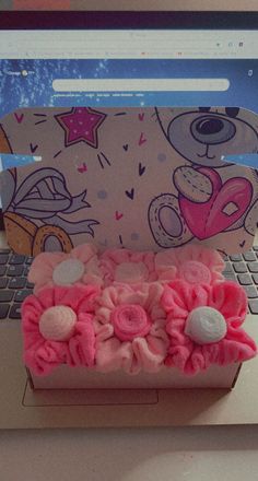 Handmade Baby Washcloth Flowers quantity of 1 consists of 6 washcloths flowers. Washcloth Roses, Butterfly Washcloth, Baby Washcloth Flowers, Baby Socks Roses, Mommy Bag, Baby Washcloth, Cute Box, Baby Gift Sets, Slumber Parties