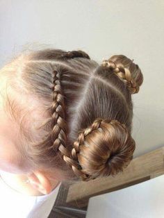 Hair Plait, Plait Styles, Updo Easy, Hairstyles Anime, Childrens Hairstyles, Hairstyles School, Easy Little Girl Hairstyles, Anime Hairstyles, Office Hairstyles