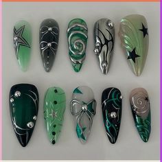 Hatsune Miku Nails, Cyberpunk Nails, Ongles Goth, Dark Green Nails, Fake Nails Designs, Goth Nails