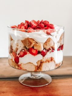 an easy no bake strawberry cheesecake trifle