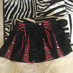 Hot Topic Sold Out Skelanimals Skirt Size 2x Brand New Scene Tutu, Scene Skirts, Scene Skirt, Kiss Clothes, Skirts Hot, Plaid Clothes, Scene Clothes, Emo Things, Cheerleader Skirt