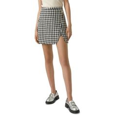 Manufacturer: Vero Moda Style Type: Mini Skirt Collection: Vero Moda Sleeve Length: Material: 100% Polyester Fabric Type: Tweed Specialty: Houndstooth Sku: BH5978192 Size: 2.  Color: Black.  Gender: female.  Age Group: adult. Skirt Collection, Womens Tweed, Above Knee, Side Zipper, Mini Skirt, Polyester Fabric, Womens Skirt, High Rise, Size 2