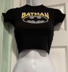 Batman Pajamas Aesthetic, Batman Pajamas For Women, Batman Aesthetic Outfit, Batman Shirt Aesthetic, Batman Outfits For Women, Batman Shirt Outfit, Batman Inspired Outfit, Batman Clothes, Batman Clothing