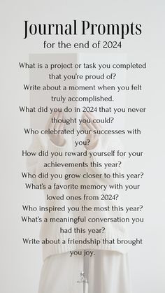 Wrap up the year with intention and self-reflection! 📝✨ Explore this list of journal prompts designed to help you reflect on 2024, celebrate your achievements, and set meaningful goals for the year ahead. Perfect for creating a mindful end to your year and starting 2025 with clarity and gratitude. 🌟 #EndOfYearPrompts #JournalingInspiration #SelfReflection End Of The Month Reflection, Month Journal, Goals For The Year, Habits Of Successful People, Journaling Prompts, Writing Therapy, Success Habits, Awesome Tattoos, Changing Habits