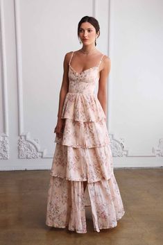 Formal Dresses Ruffles, Vintage Brunch Outfits, Frilly Bridesmaid Dress, Patterned Prom Dress, Peach Brunch, Floral Tulle Prom Dress, Floral Formal Gown, Corset Ruffle Dress, Peach Prom Dress