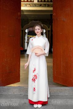 ❣️ This set includes one Ao Dai Top and 1 Pants Style: Traditional  Material: Chiffon. No Stretch. ❣️ This beautiful and modern ao dai set is perfect for any special occasions: Lunar NewYear, Mid Autumn Festival, Attending Wedding, or a Family photoshoot. ❣️ Please note: - Sizing may run 1-2 sizes smaller than American standard sizes, please refer to the sizing charts for sizing. - Please contact me if you have any questions ❣️We are proud to provide you with high quality fabric, handpicked mode White Short Sleeve Ao Dai For Summer, Fitted White Ao Dai For Summer, White Fitted Ao Dai For Summer, Traditional White Short Sleeve Ao Dai, Traditional White Ao Dai With Short Sleeves, White Short Sleeve Ao Dai For Spring, White Long Sets For Spring, Fitted Long Sets For Summer, White Full-length Spring Sets