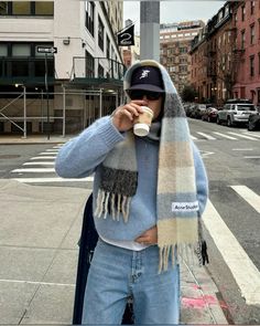 Scarf Outfit Men, Fall Outfits Men, Neue Outfits, Mens Outfit Inspiration, Winter Outfits Men, Mens Fashion Streetwear, Cool Outfits For Men