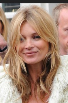 Gorgously tousled Kate Moss kind of hair | #hair #leonorgreyl | www.leonorgreyl.com Haircuts For Long Hair, Medium Hair Cuts, Hair Photo, Good Hair, Grunge Hair