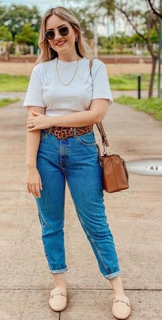 Smart Casual Women Outfits, Jeans And T Shirt Outfit, Outfit Office, Smart Casual Women, Looks Jeans, Mom Outfit, Mom Jeans Outfit, Estilo Real