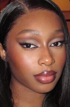 Glam 90s Makeup, Grey Eyeshadow Looks On Black Women, 90s Soft Glam, Cold Tone Makeup, Dark Makeup Looks Black Women, Soft Makeup Looks Black Women, Early 2000s Makeup Looks, Eyeshadow Black Women, Glam Makeup Looks Black Women