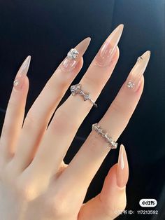 Korean Almond Nails, Cute Short Acrylic Nails, Type Nails, Olive Nails, Nails Design Ideas, Nails Art Designs, Fake Nails Designs, Asian Nails, Minimal Nails