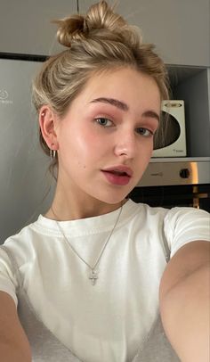 Ideal Face Inspiration, Face Inspiration, Ideal Face, Gorgeous Hair Color, Mommy Style, Model Face, Gorgeous Hair, Blonde Girl