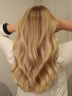 Gold Blonde Hair, Warm Blonde Hair, Blond Balayage, Dyed Blonde Hair, Balayage Blonde, Strawberry Blonde Hair