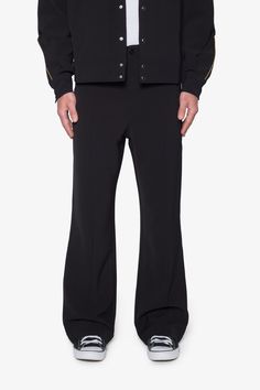 the Western Stitch Trouser Pants are designed with a baggy, relaxed fit throughout. Developed in 100% polyester fabric, the eye-catching stitch detailing on the belt loop and pockets is the perfect way to dress up or down. details relaxed fit Fabric: 88%polyester 12%spandex model is 6’1, 140 lbs and wears a size medium 140 Lbs, Nylon Pants, Denim Patchwork, Trouser Pants, Denim Wash, Short Tops, Cargo Shorts, Cargo Pants, Black Pants