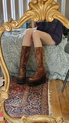 70s Cowgirl Boots, Outfits With Platform Boots Aesthetic, Vintage Knee High Boots Outfit, Vintage 70s Boots, Brown Platform Boots 70s, Platform Cowgirl Boots, Brown Gogo Boots Outfit, 70s Boots Aesthetic, Brown 70s Boots